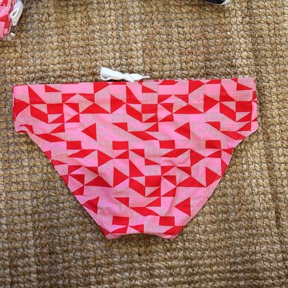 mens Speedo brief pink with elastic waist and comfortable fit. - Picture 3 of 3